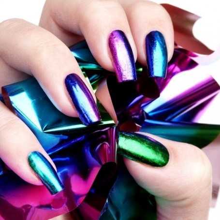 Colored foil for nails