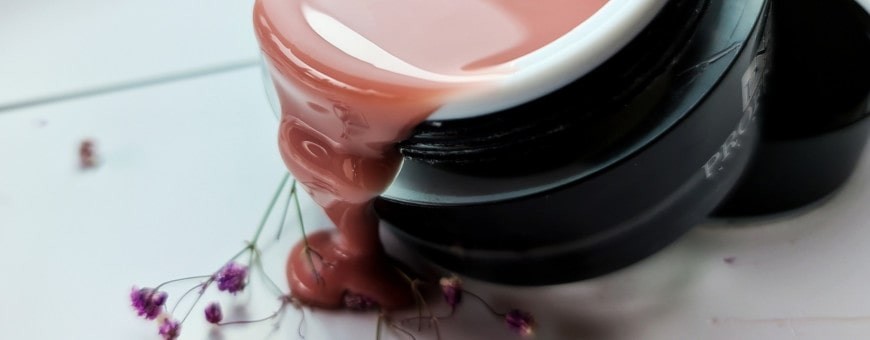 Géis de unhas em Vilnius | nailschool.lt